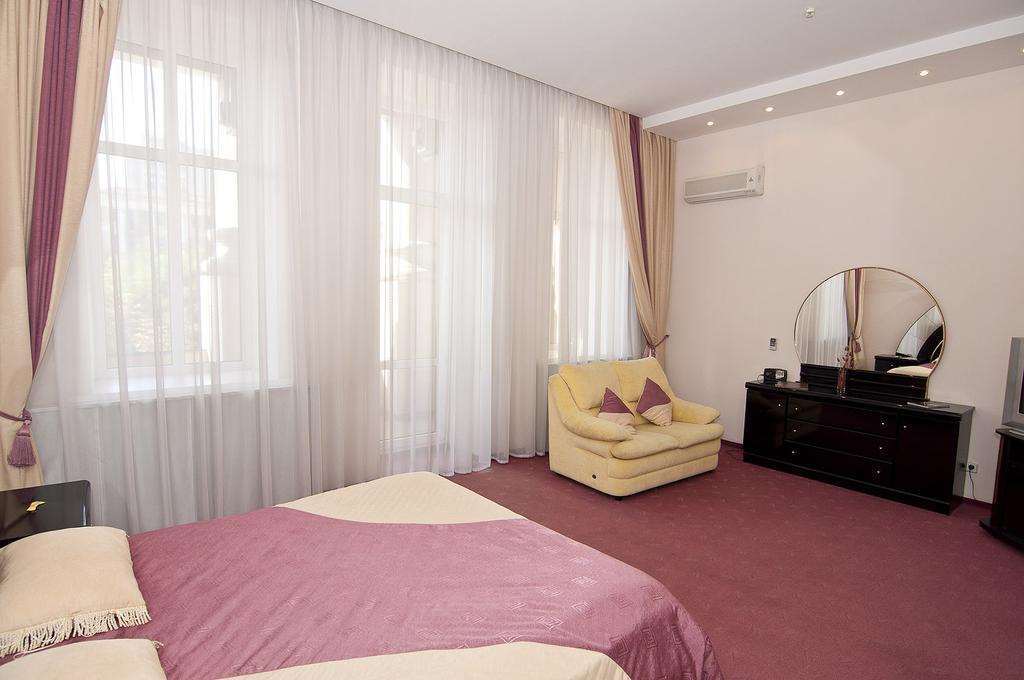 Astoria Hotel Dnipro Room photo